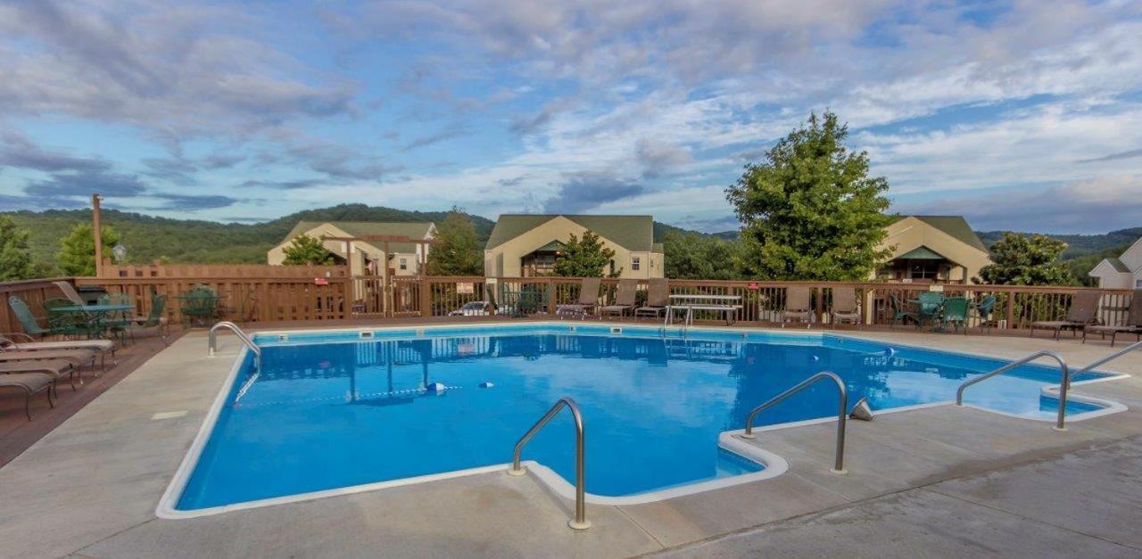 Pool Wi-fi Hot Tub Walk-in Silver Dollar 1504a * Branson
