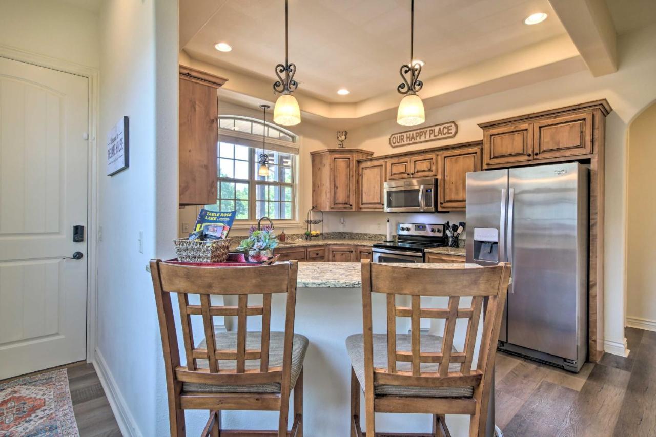 Apartment Luxe Retreat With Mtn Views And Pool Access!