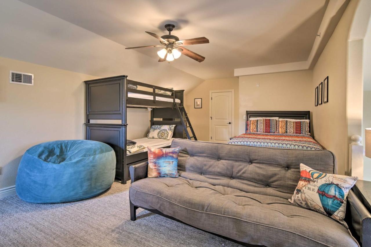 Apartment Luxe Retreat With Mtn Views And Pool Access! *