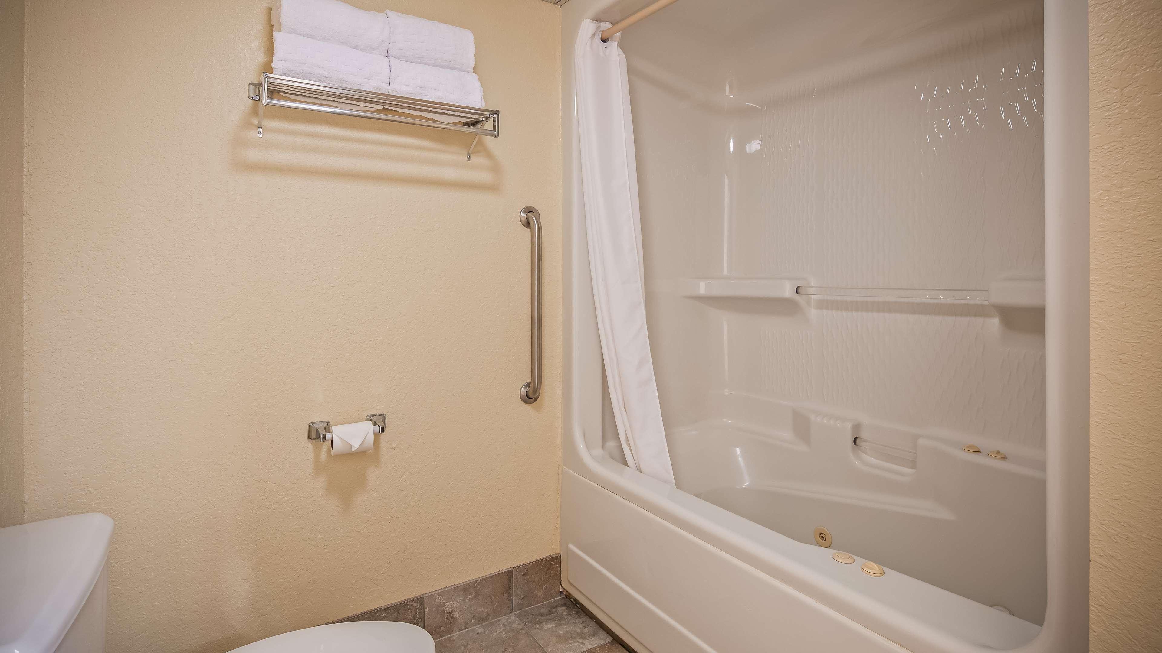 Hotel Western Music Capital 3*