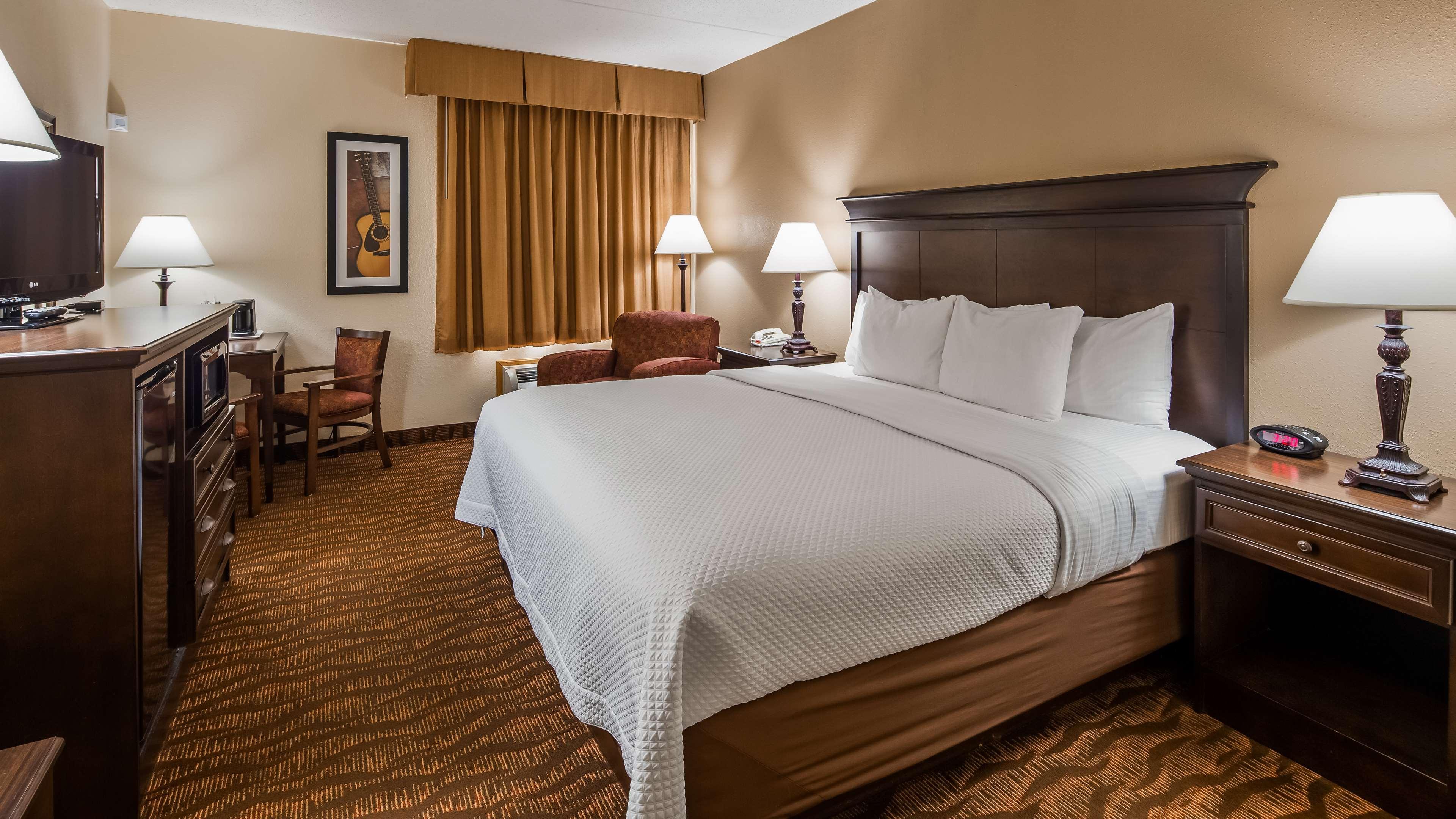 Hotel Western Music Capital 3*