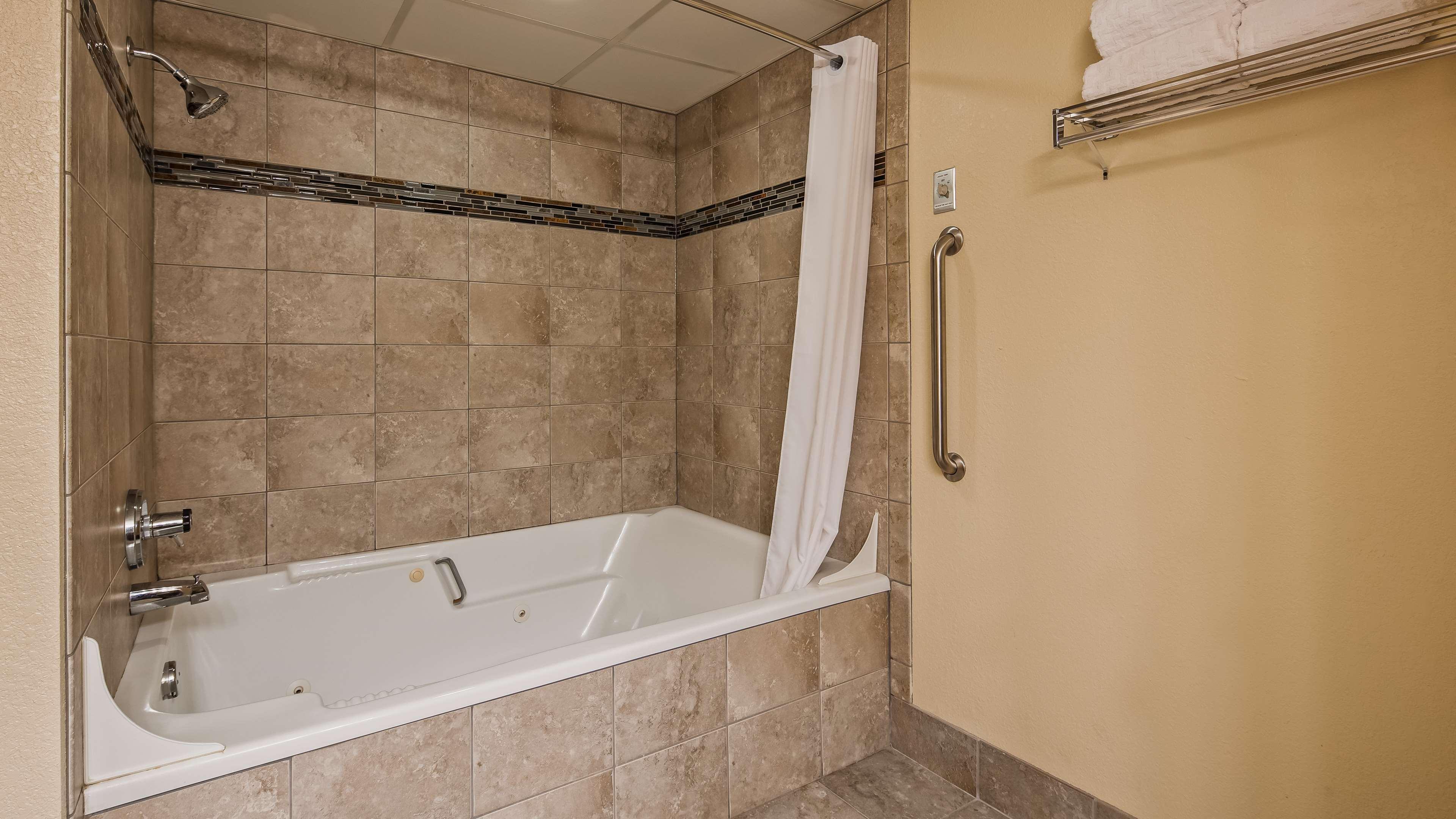 Western Music Capital Hotel 3*