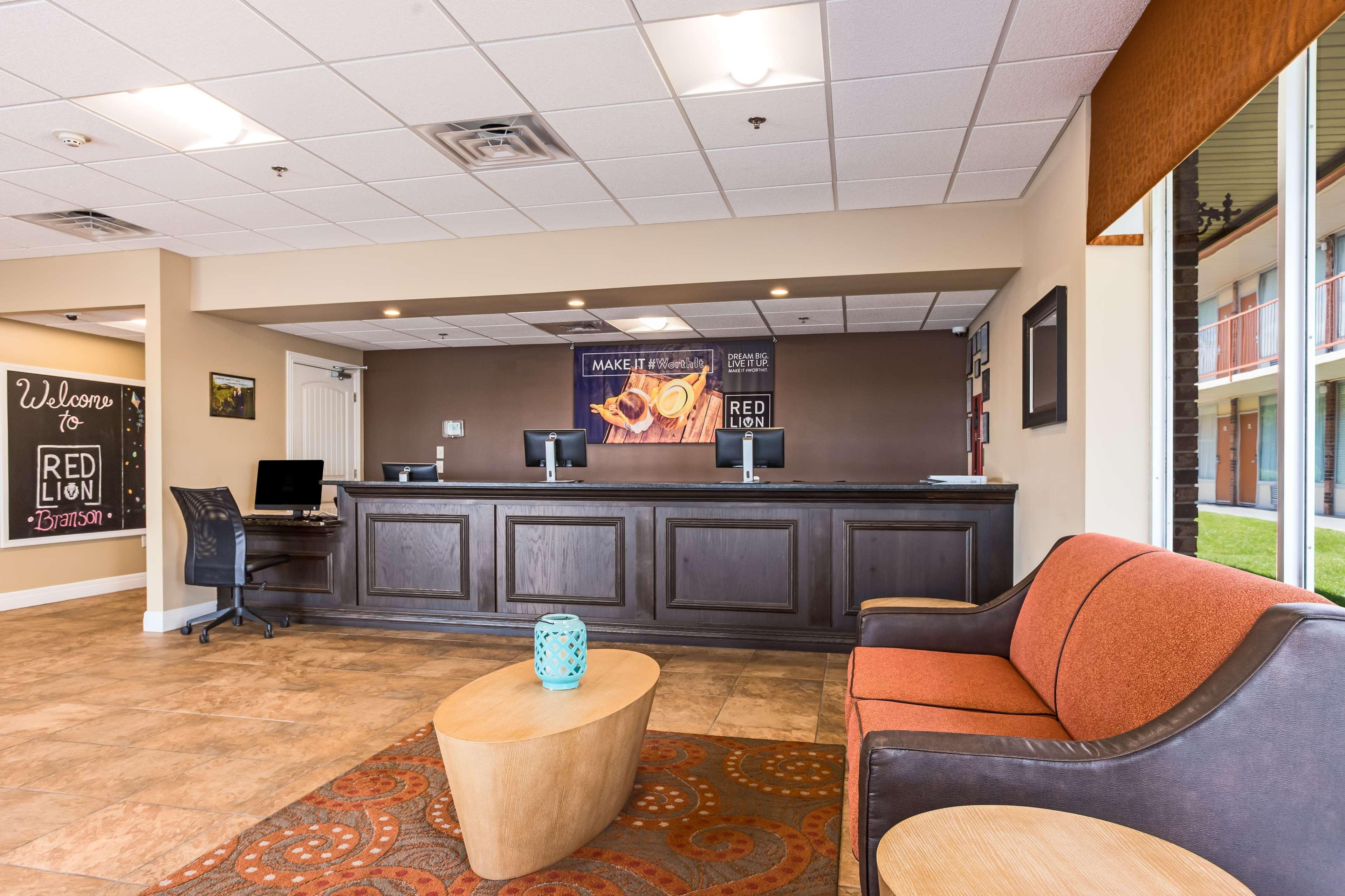 Hotel Red Lion & 3*