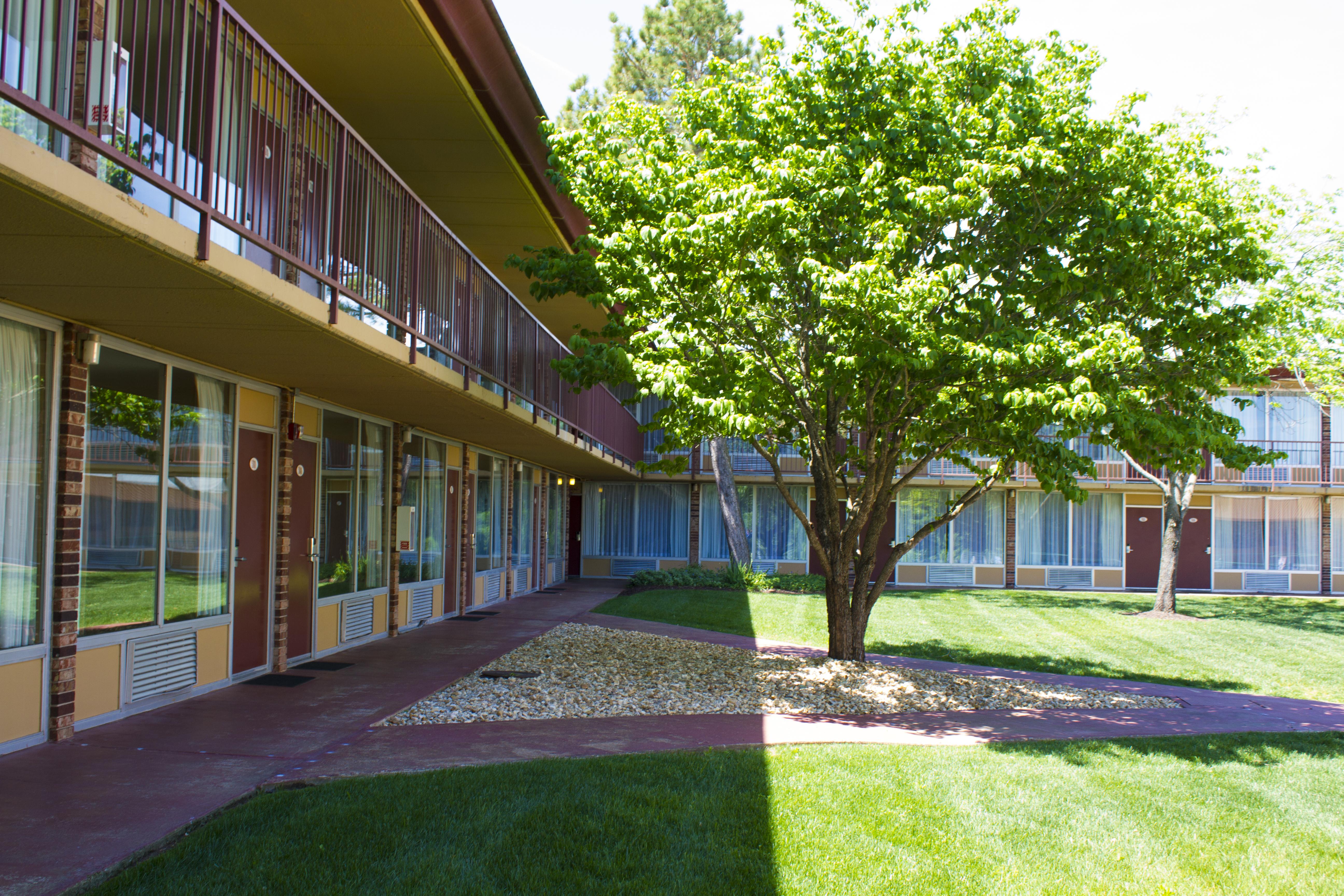 Hotel Red Lion & 3*