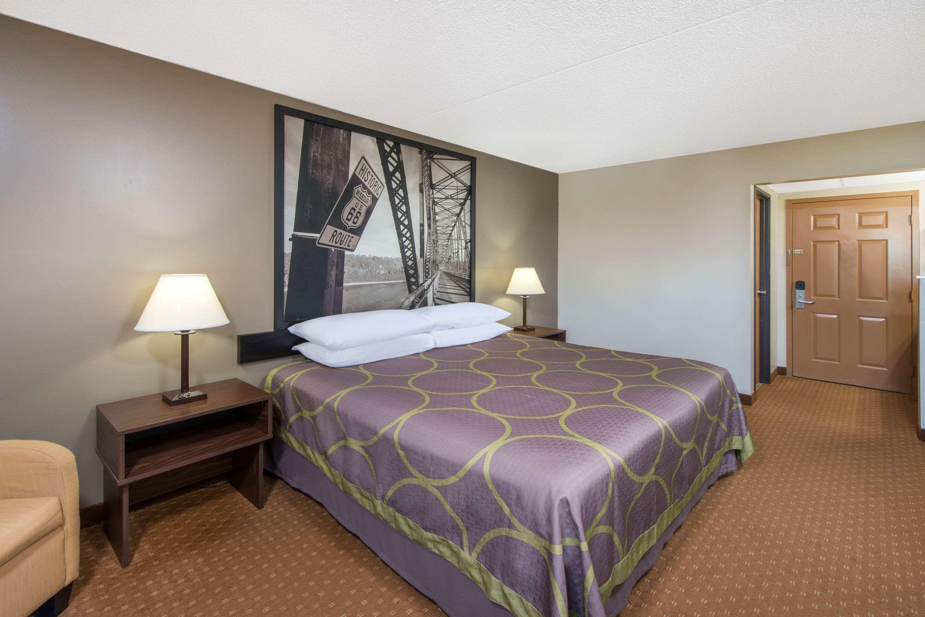Super 8 By Wyndham By Andy Williams Theatre Branson