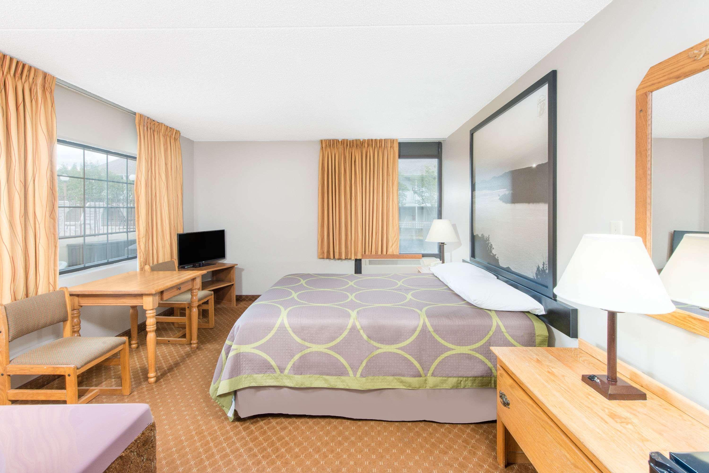 Super 8 By Wyndham By Andy Williams Theatre Hotel Branson