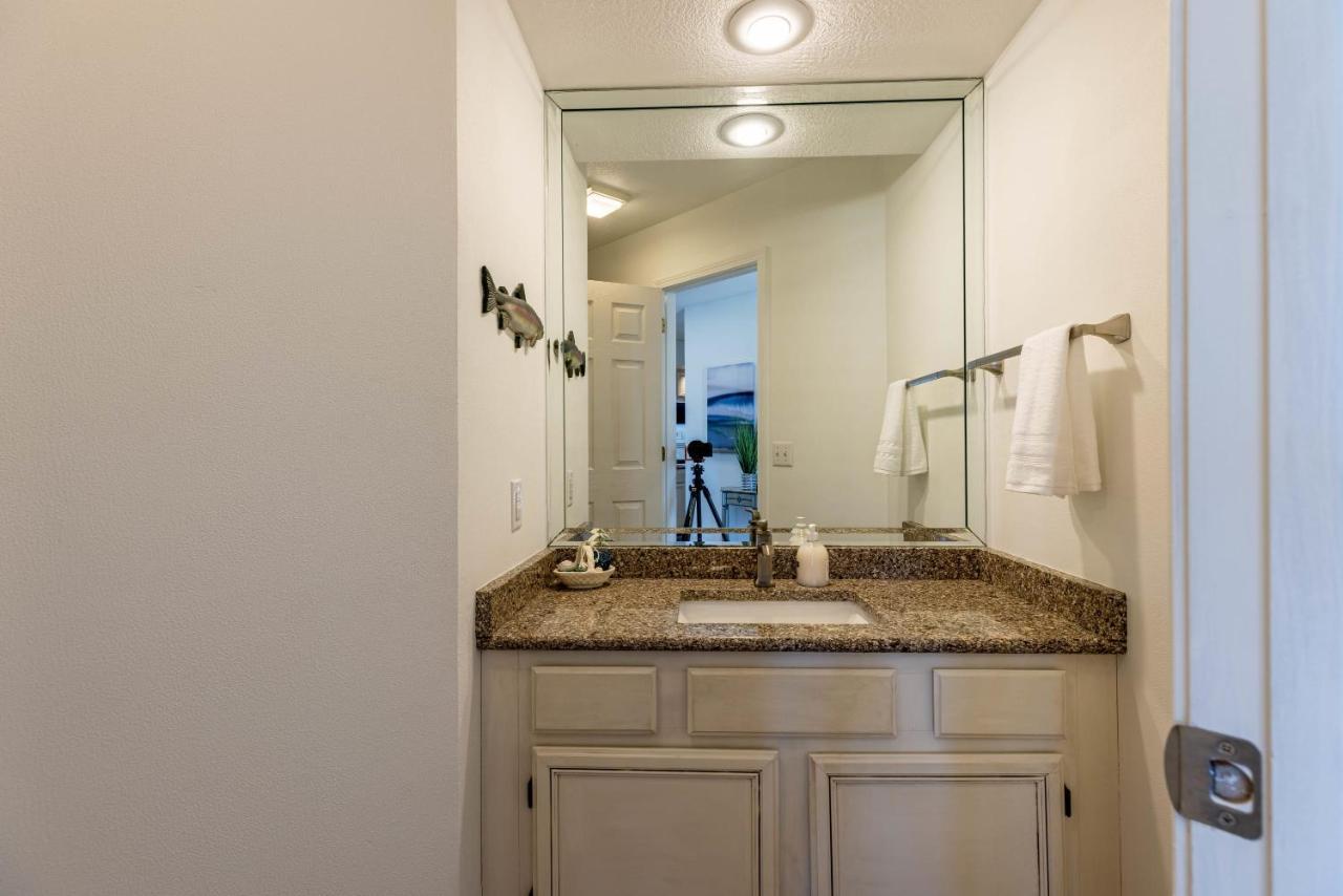 B 32-1 Spacious Close To Pool Villa