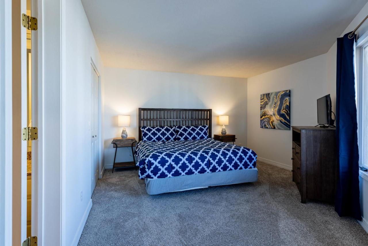B 32-1 Spacious Close To Pool Villa *