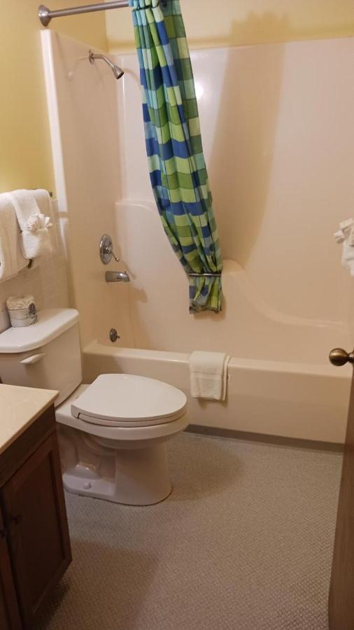 Blue Haven Lakefront 1 Bed Holiday home *