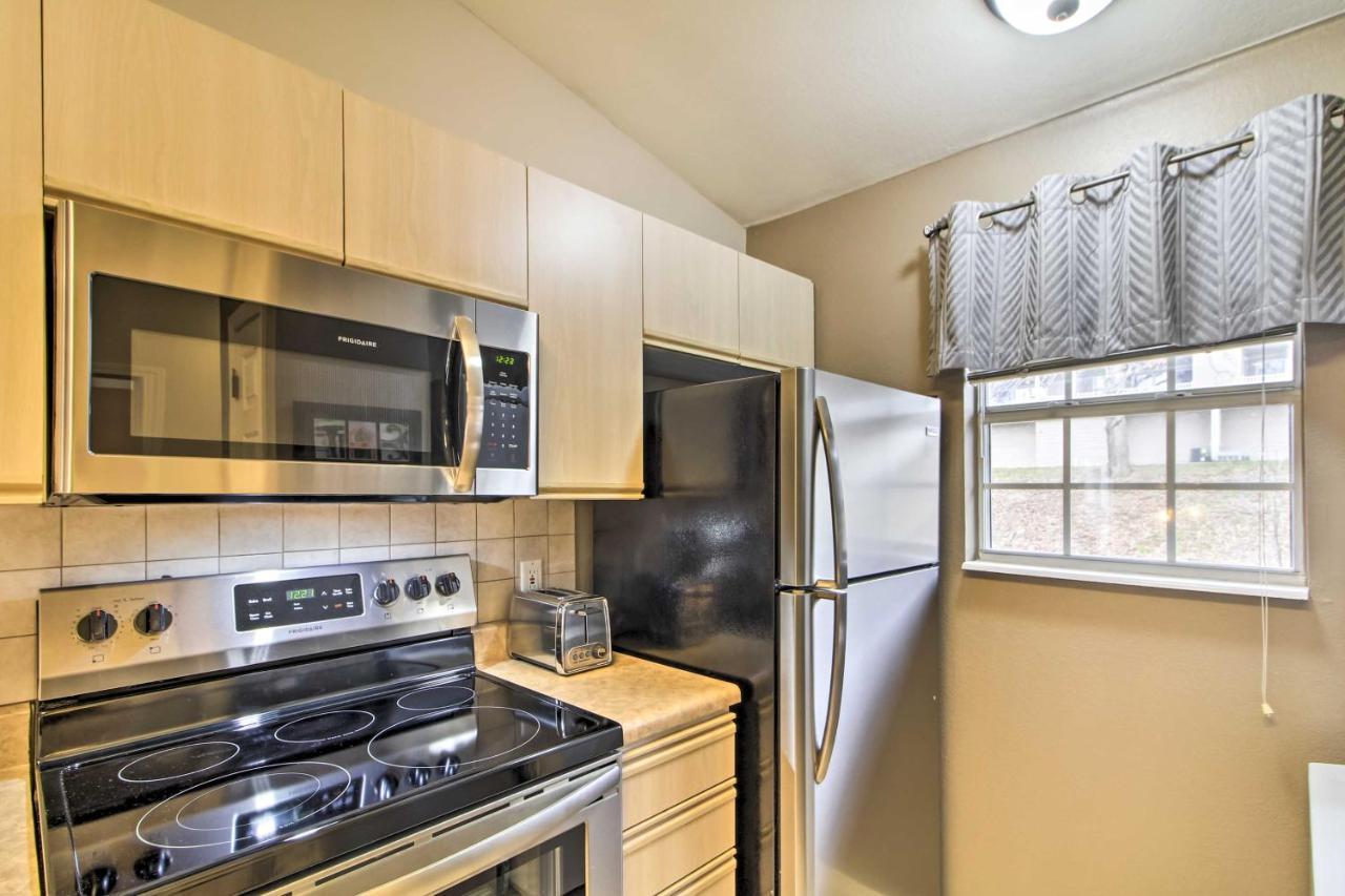 With Balcony, Near Silver Dollar City! Apartment *