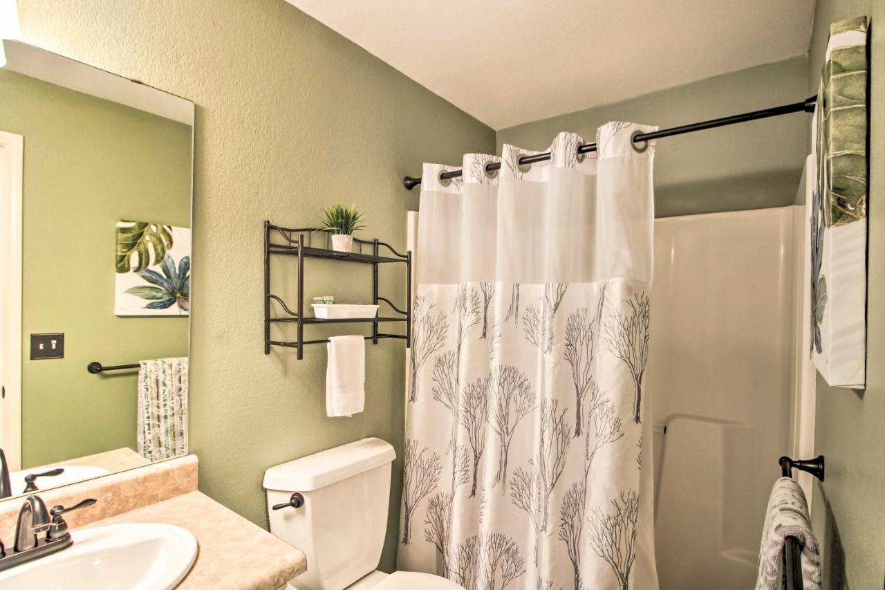 Apartment With Balcony, Near Silver Dollar City! *