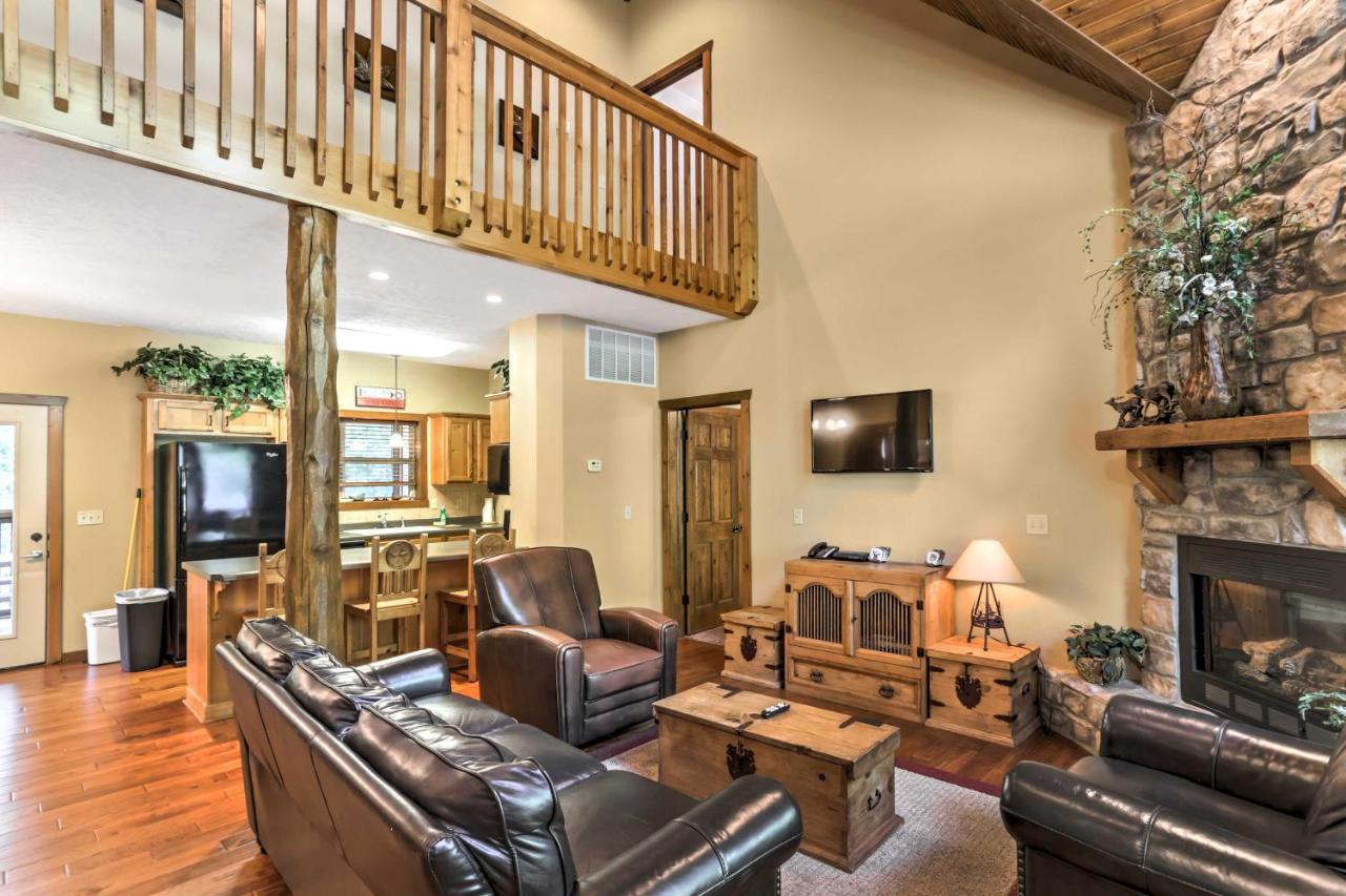 With Game Room, Near Silver Dollar Holiday home