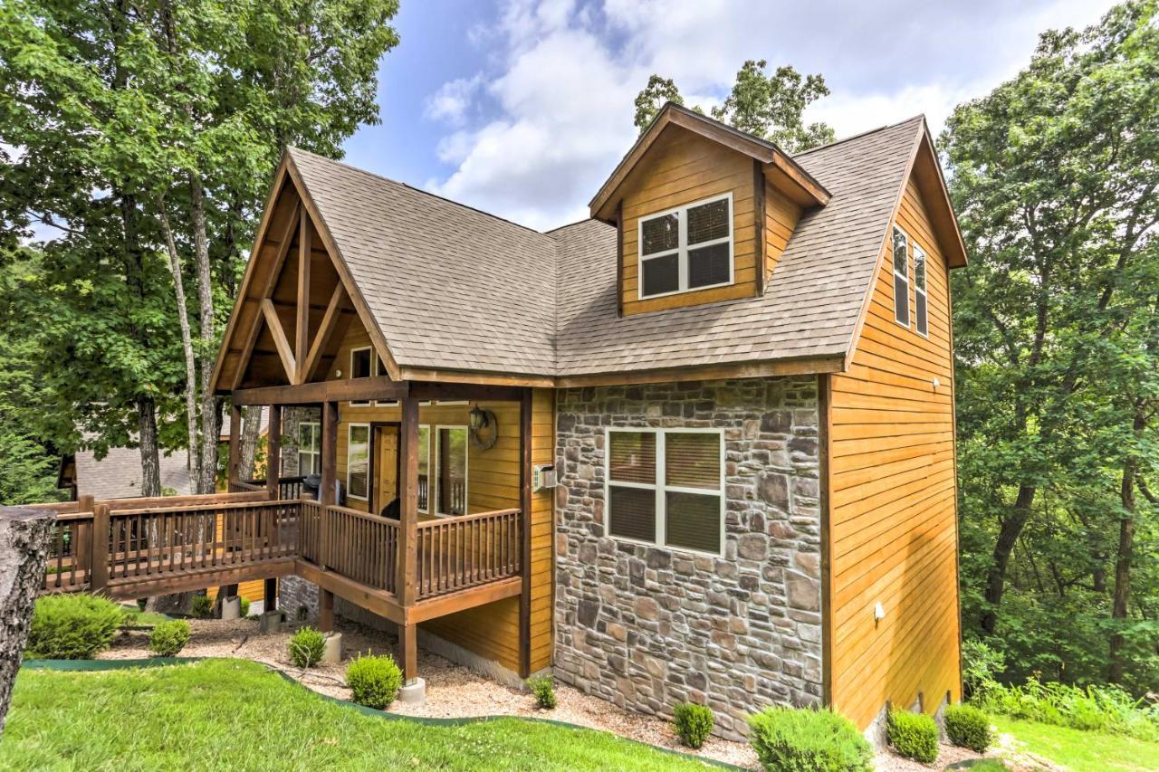 With Game Room, Near Silver Dollar *