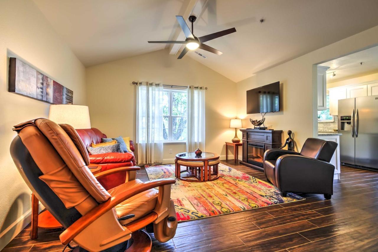Gorgeous With Pool Near Strip! Apartment *