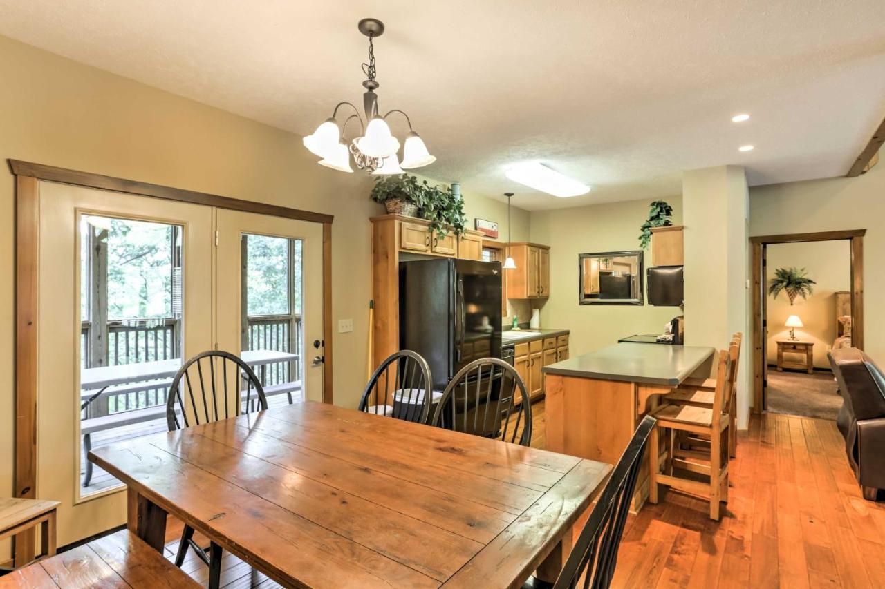With Game Room, Near Silver Dollar Branson