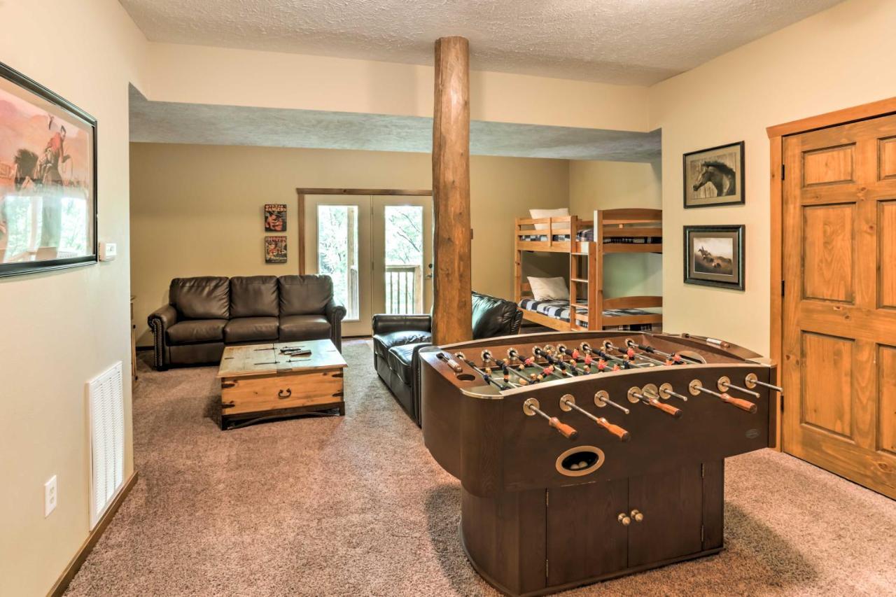 Holiday home With Game Room, Near Silver Dollar Branson