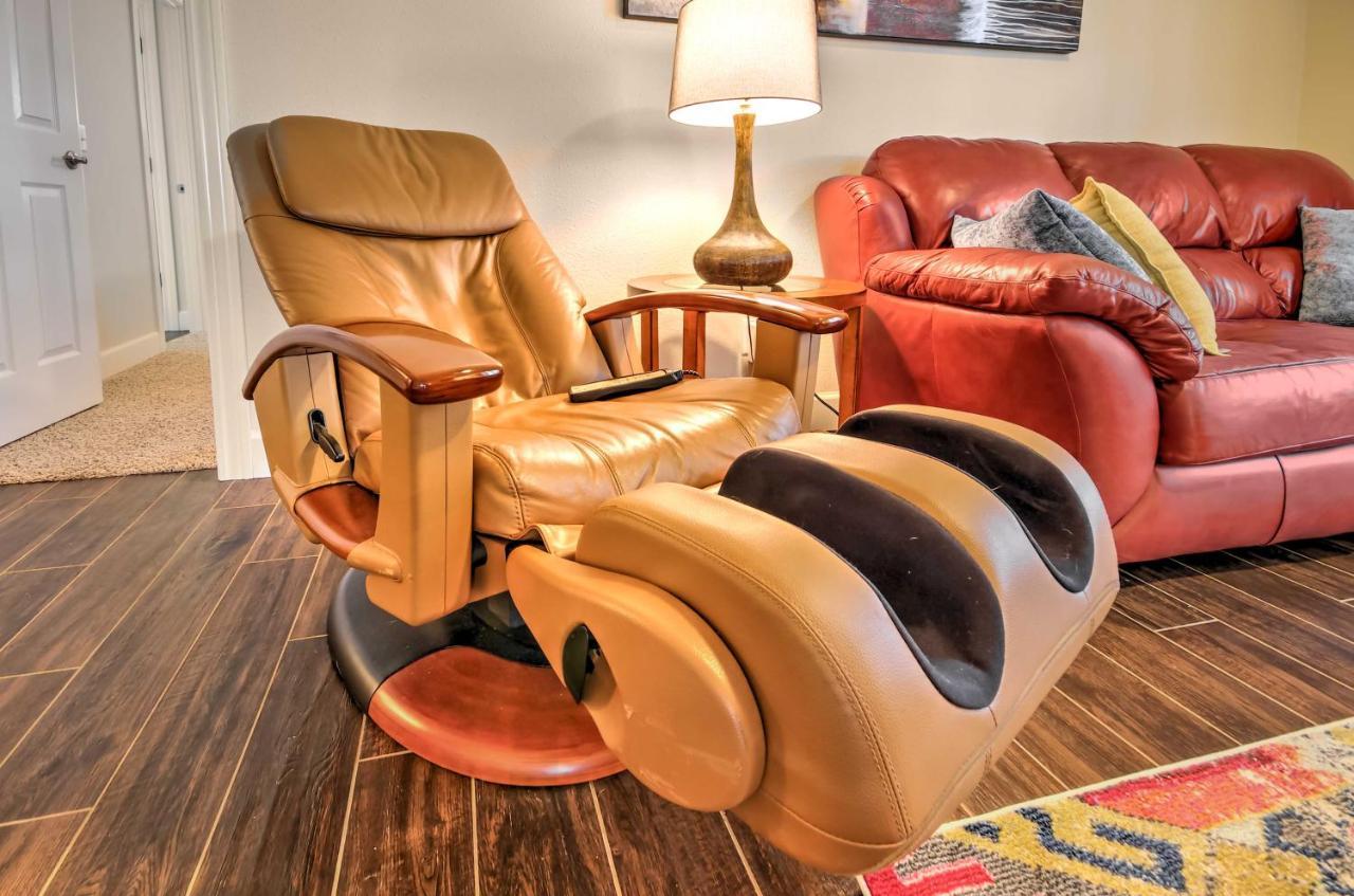 Gorgeous With Pool Near Strip! Apartment