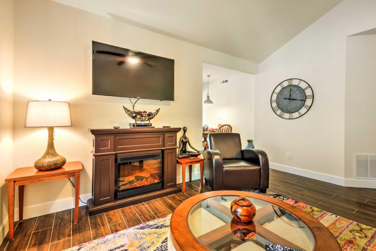 Gorgeous With Pool Near Strip! Apartment Branson