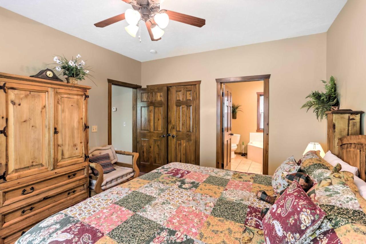 With Game Room, Near Silver Dollar