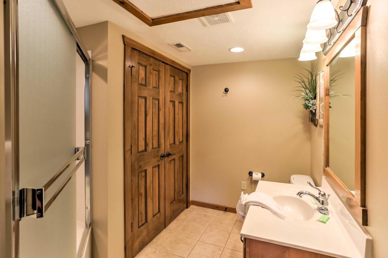 With Game Room, Near Silver Dollar Branson