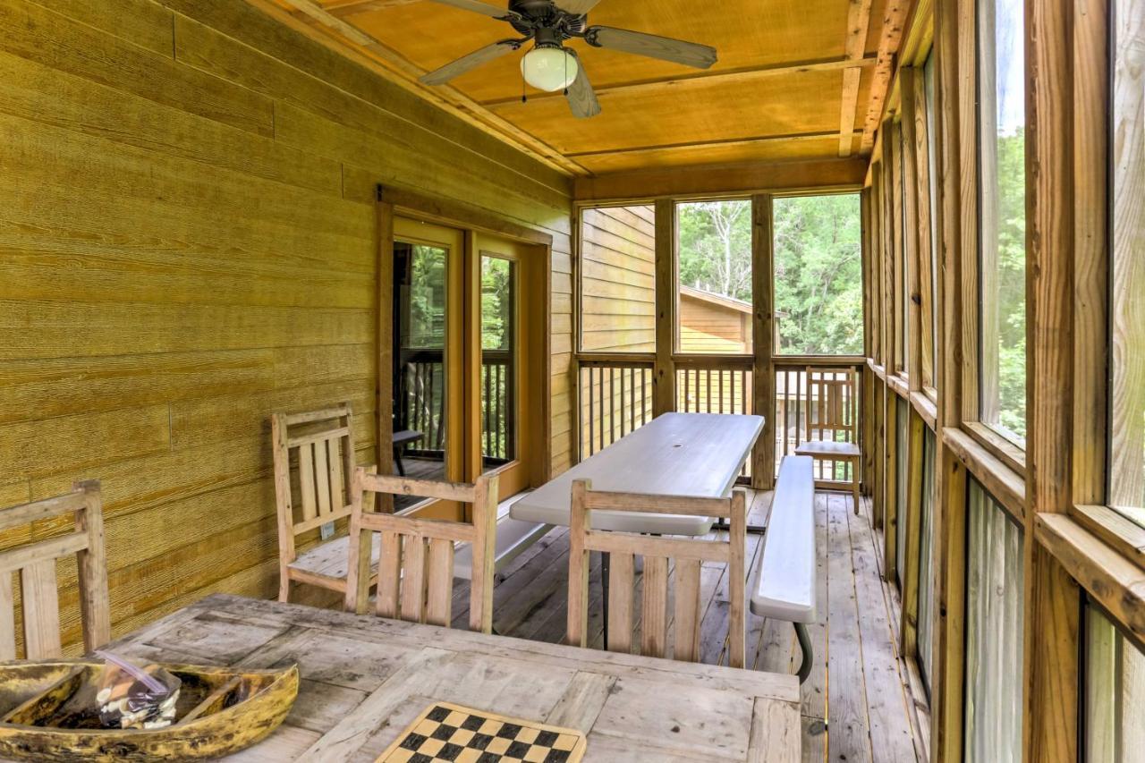 With Game Room, Near Silver Dollar Branson