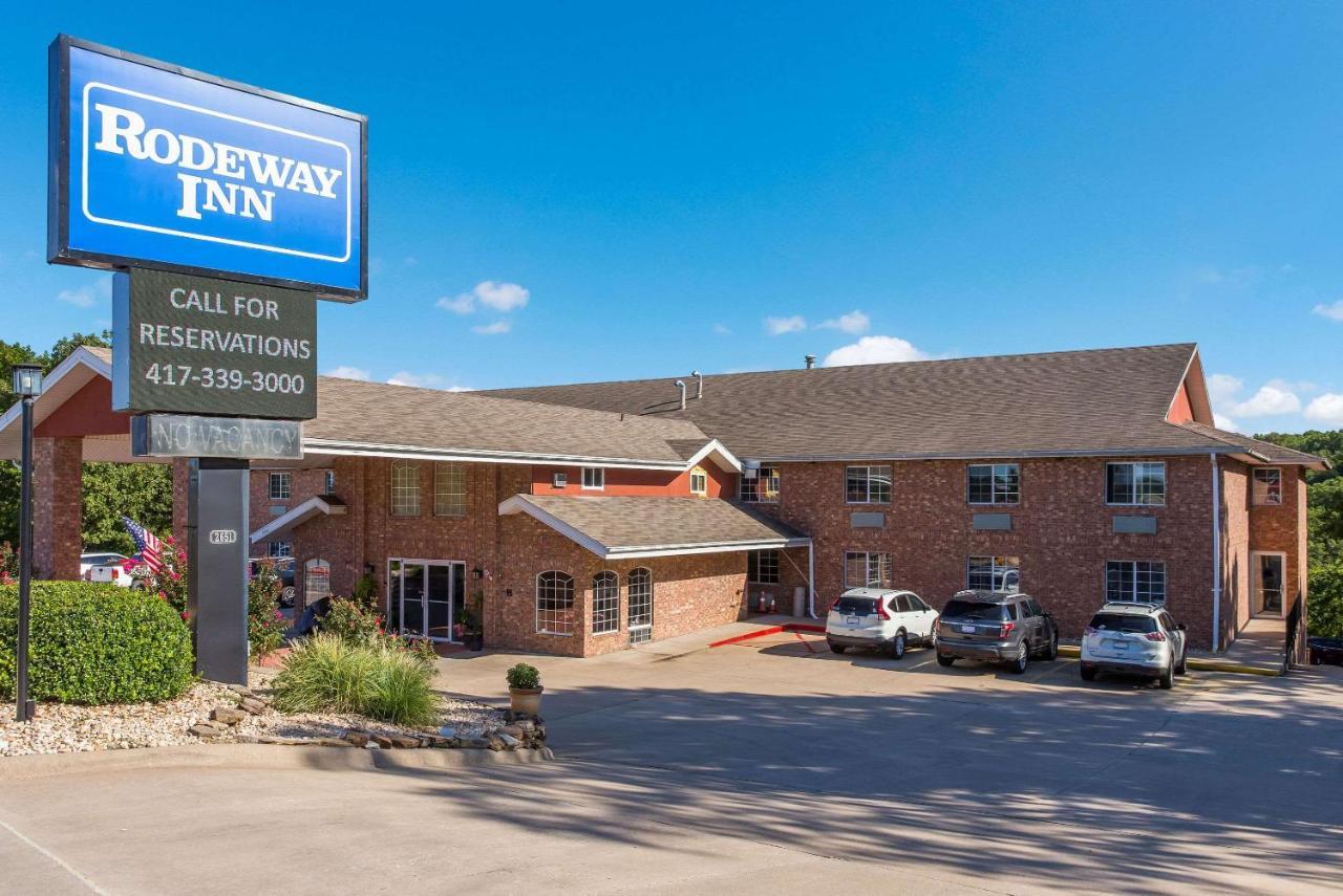 Rodeway Branson, Brick House
