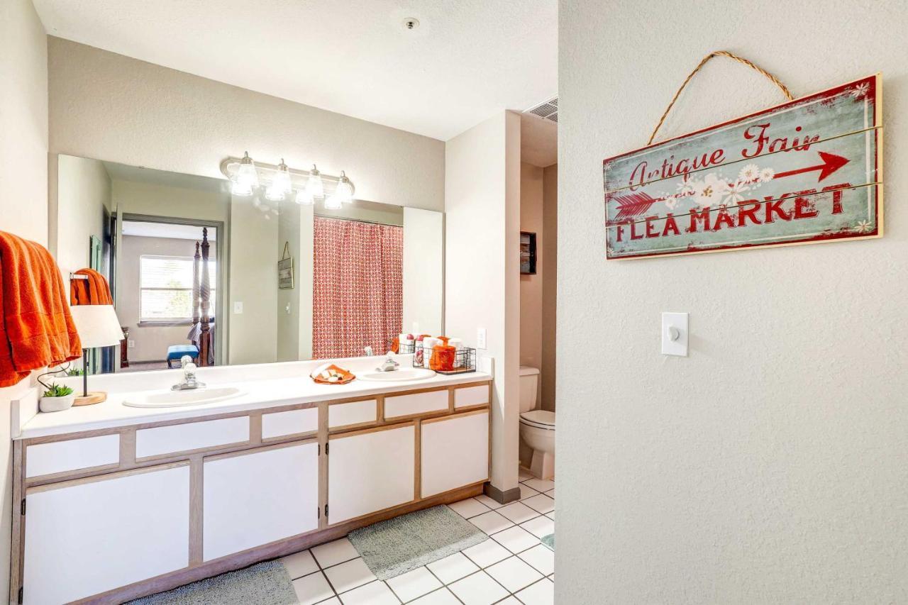 Beautiful With Golf And Pool Access! * Branson