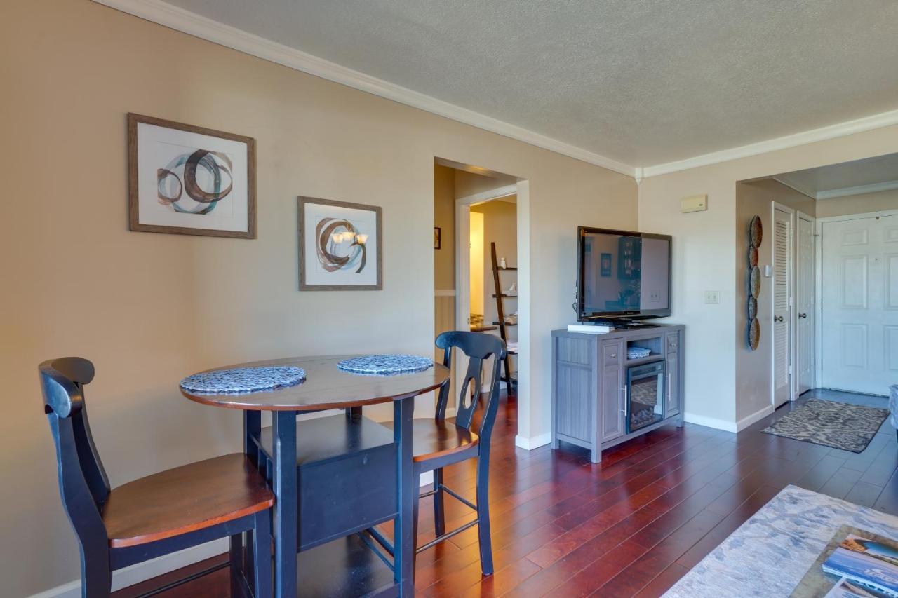 Apartment With Golf Course Views! *