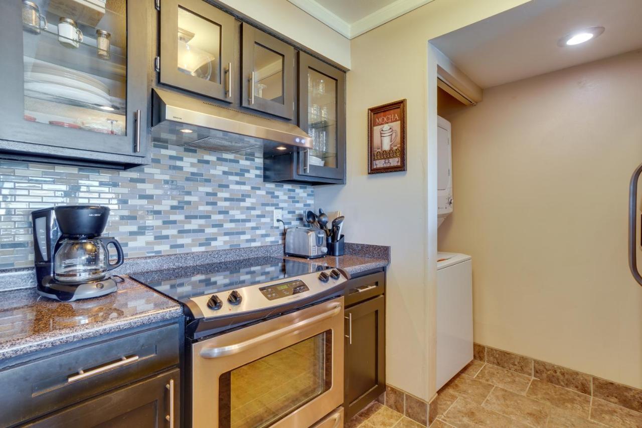 With Golf Course Views! * Branson