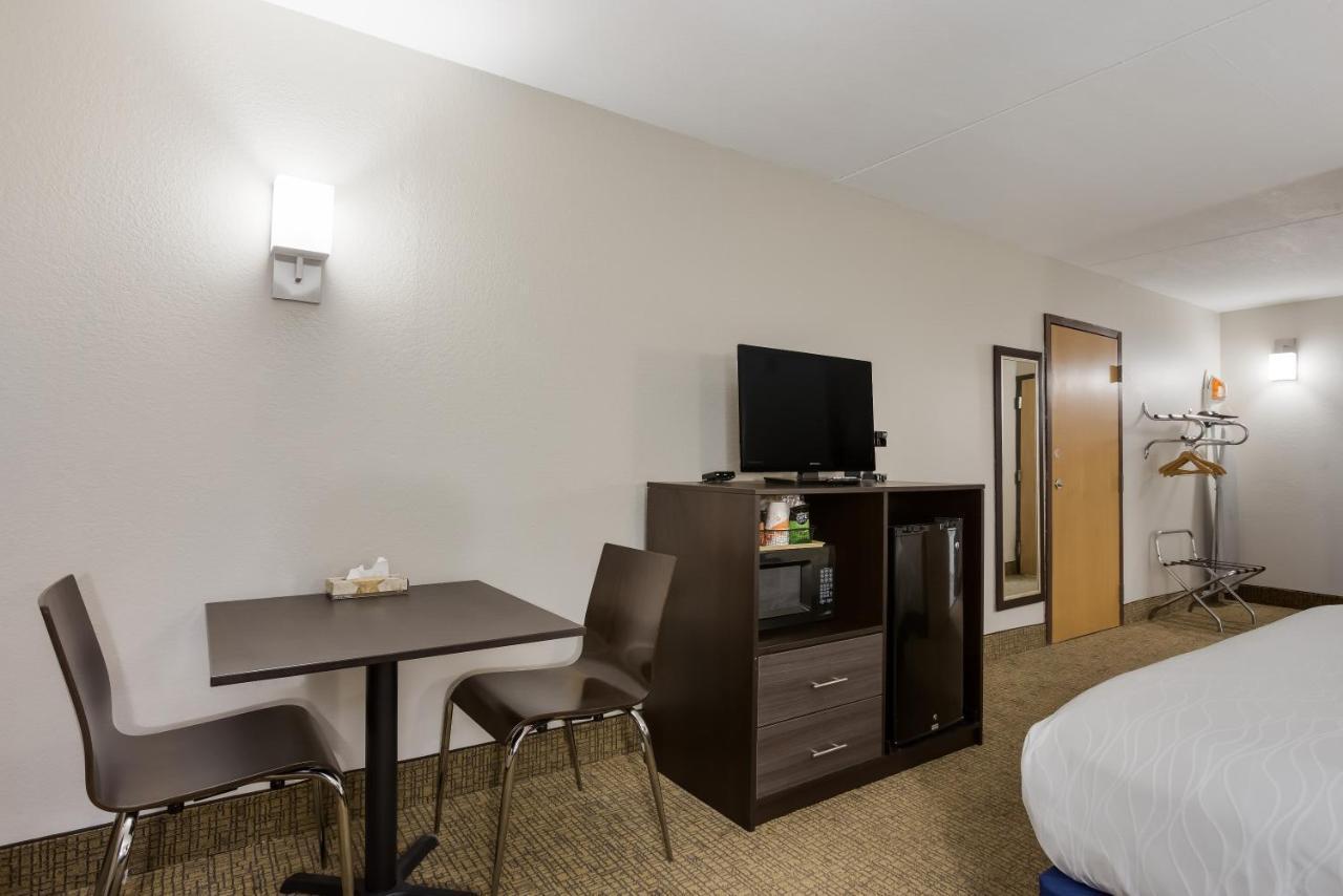 Rodeway Branson, Brick House Inn Branson