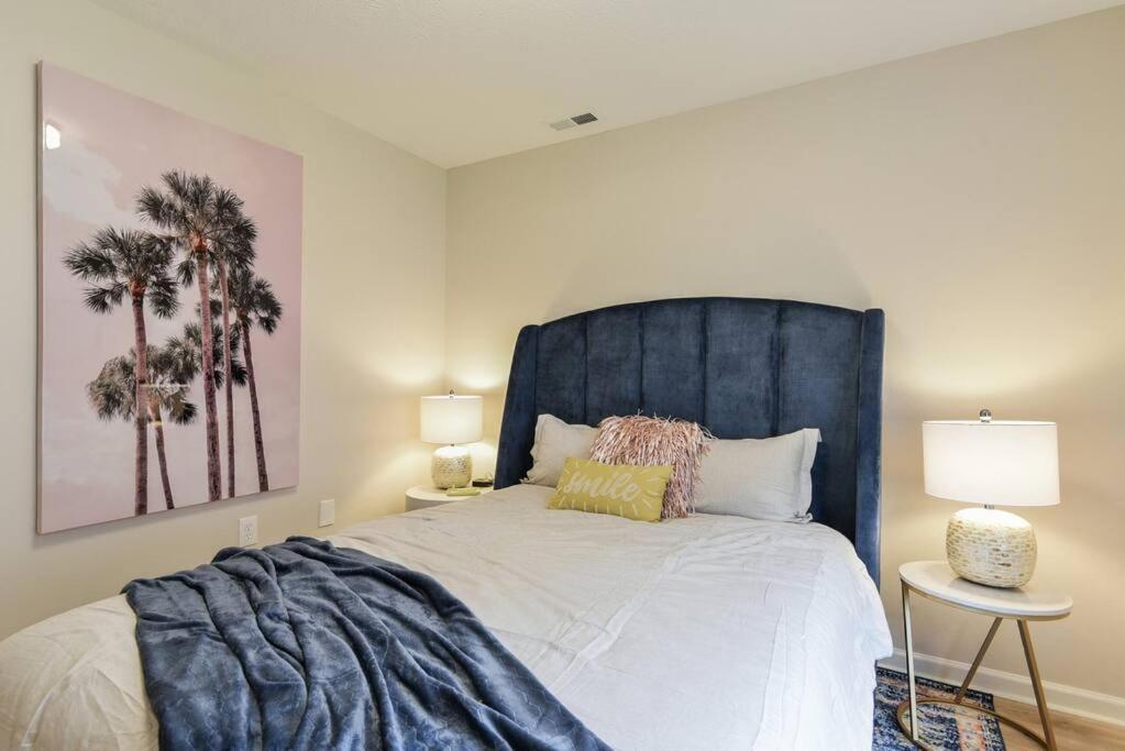 Remodeled No Steps Citrus Lane Luxury Amazing View Apartment *