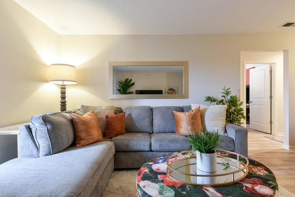 Remodeled No Steps Citrus Lane Luxury Amazing View Apartment *