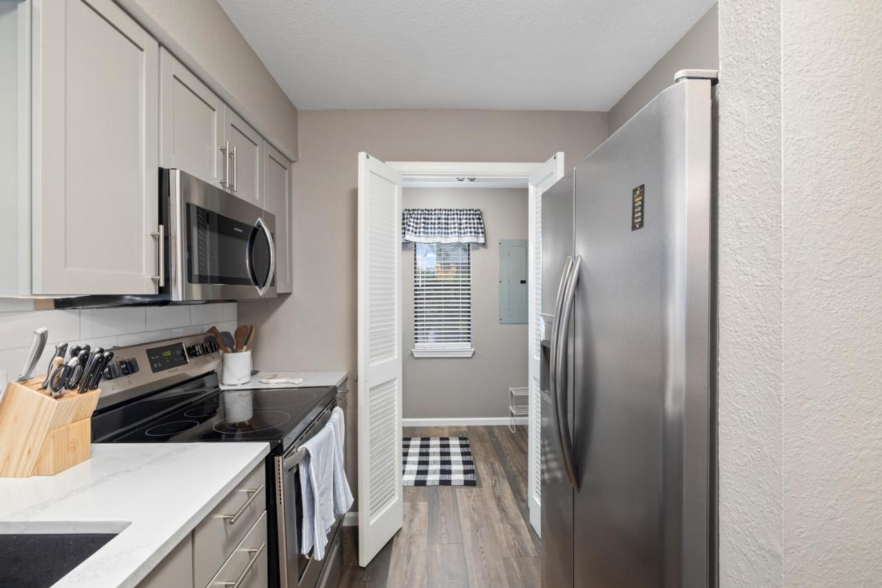 Hadley's Place At Pointe Royale, Pristine 2 Bed 2 Bath