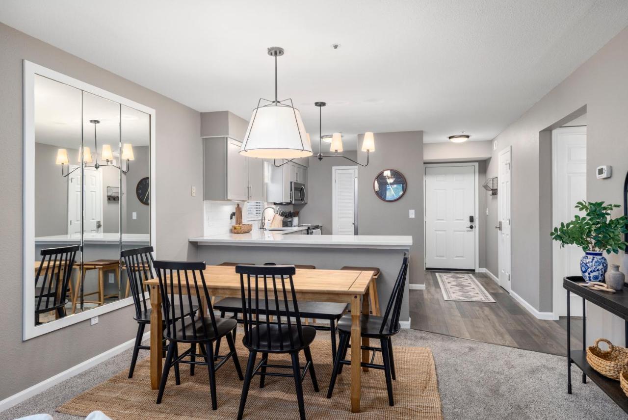 Hadley's Place At Pointe Royale, Pristine 2 Bed 2 Bath Apartment *