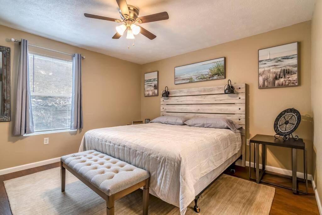 Cozy 3-bedroom Near *