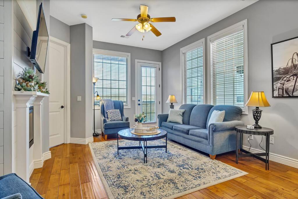 Walk In Two Bed Lakeview At Indian Point *