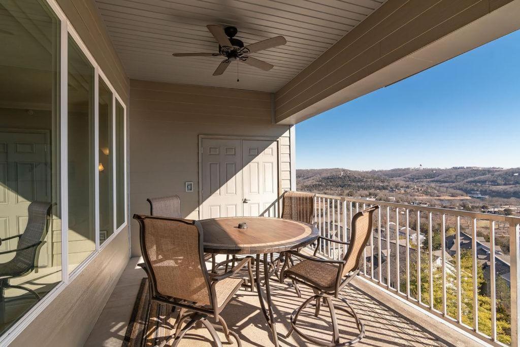 Hawthorne -- 1423 * Branson
