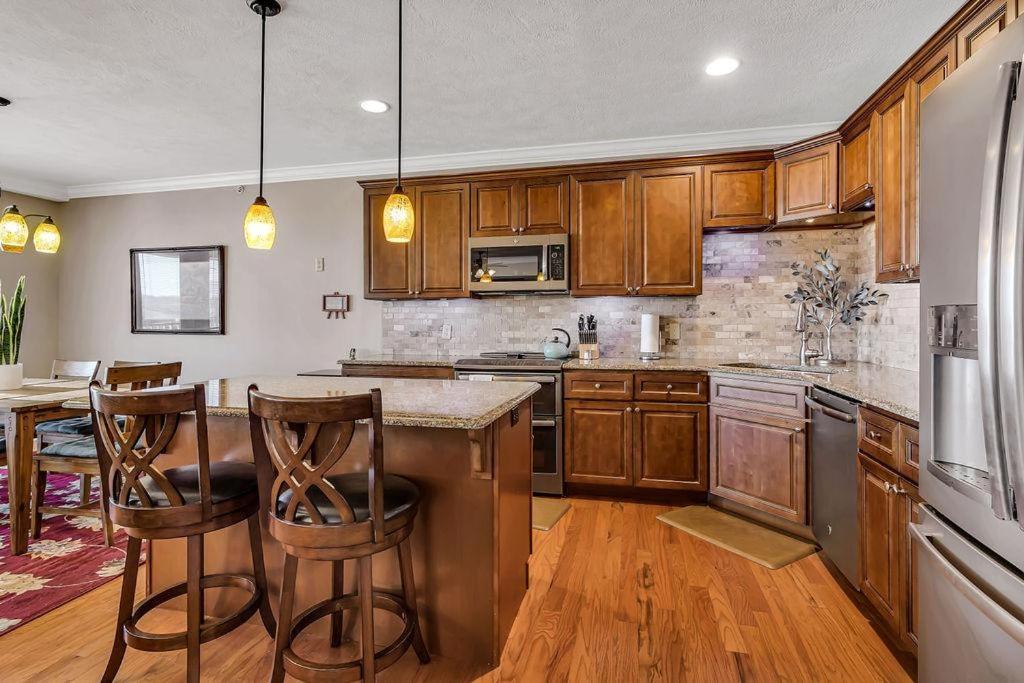 Hawthorne -- 1421 Branson