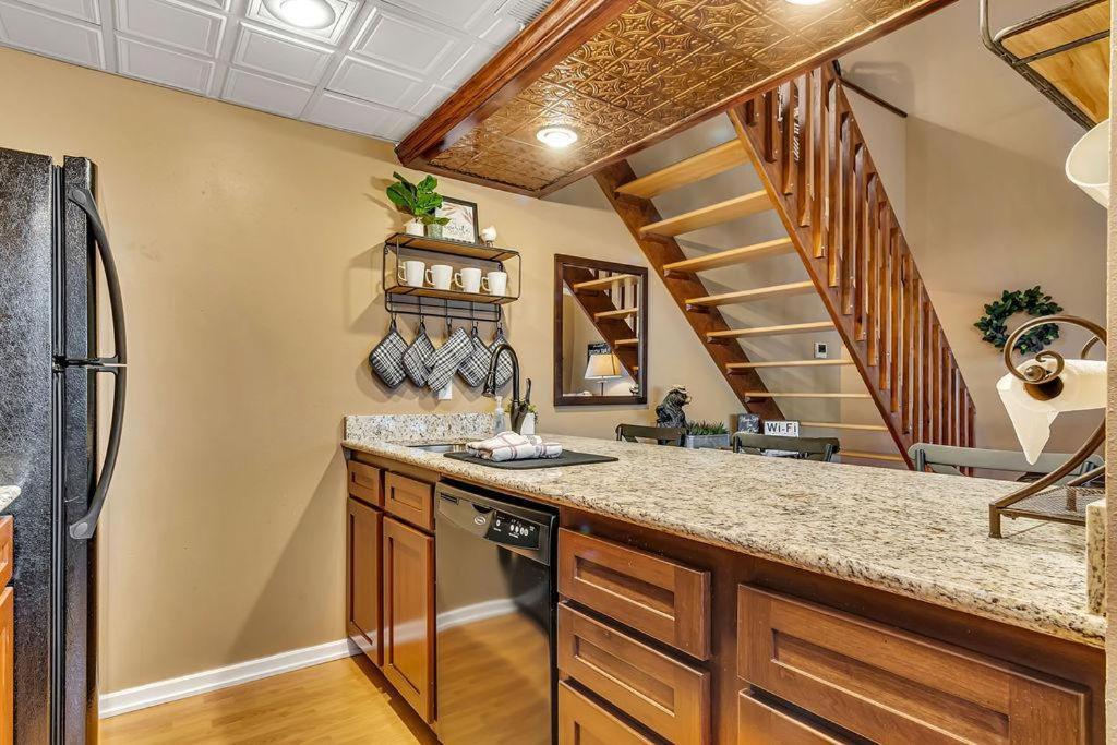Black Walnut With Loft-- 409 Branson