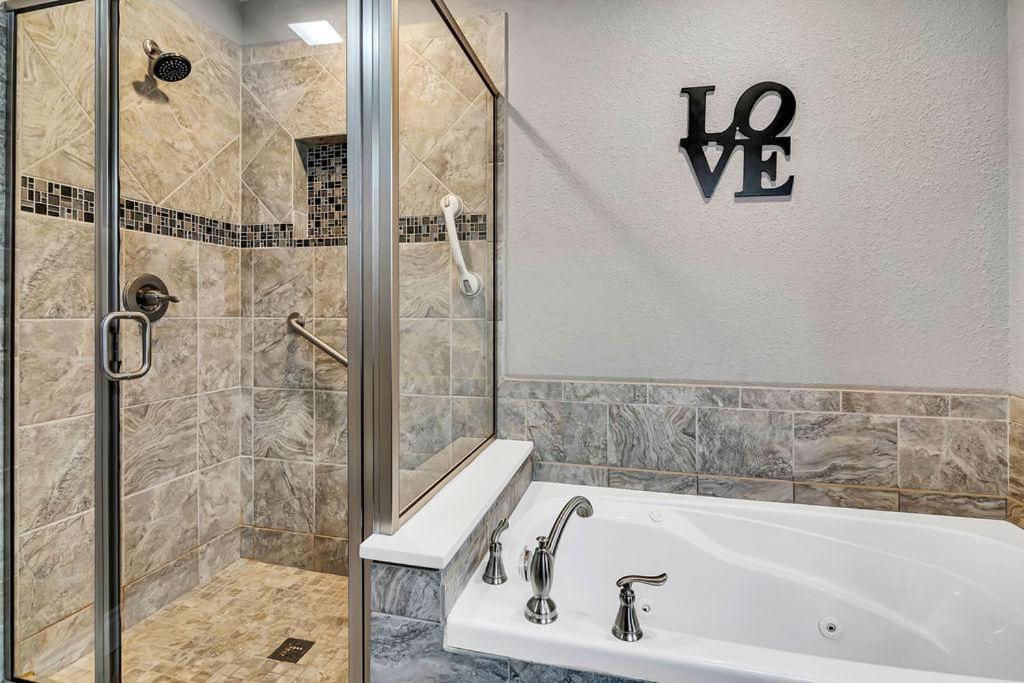 Hawthorne -- 1423 * Branson