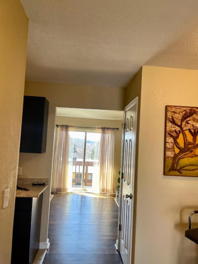 Apartment The Divine 409 1 Bdrm With Kitchen