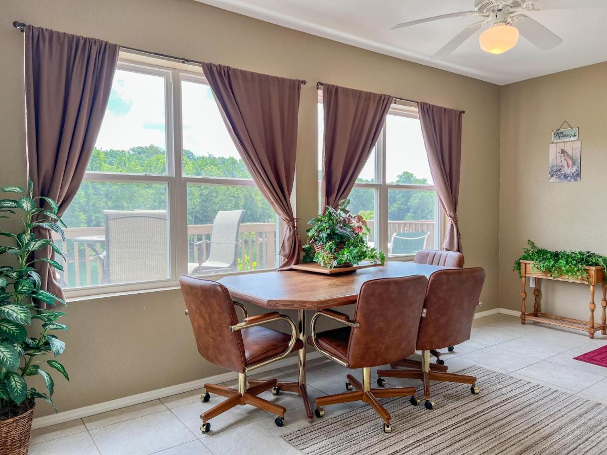Front 2br Walk-in With Large Deck - Free Tickets Included - 79-1
