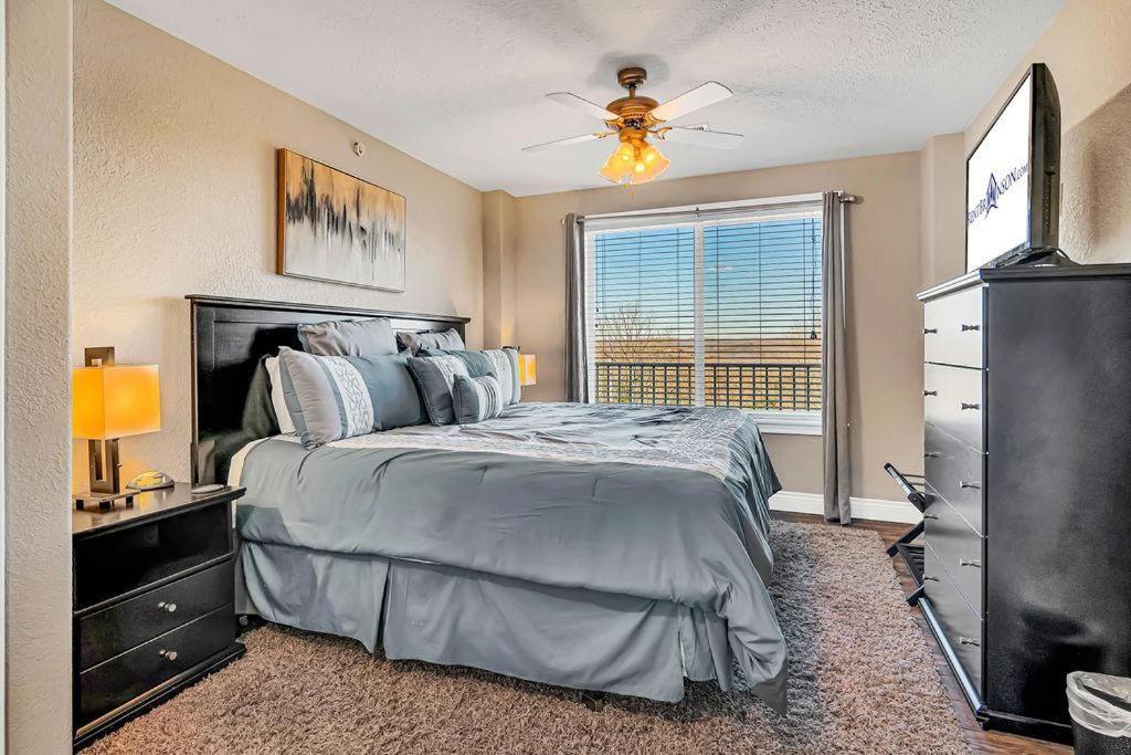 Hawthorne -- 1423 * Branson