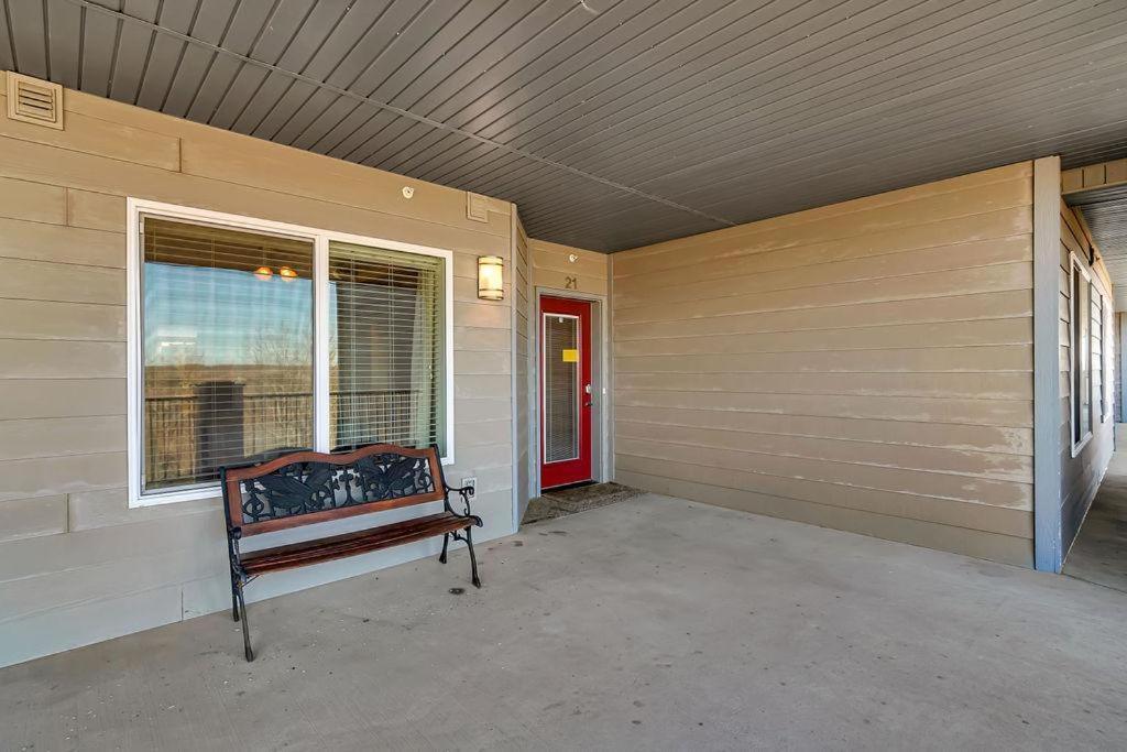 Hawthorne -- 1421 Branson