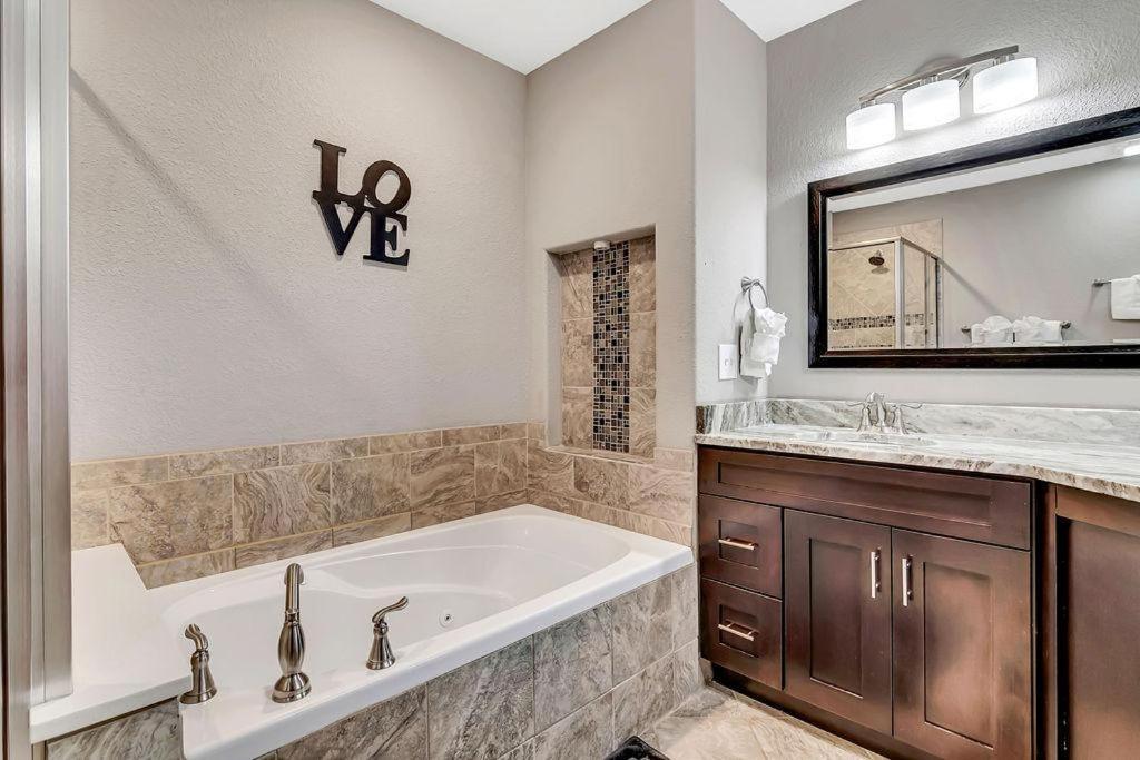 Hawthorne -- 1423 * Branson