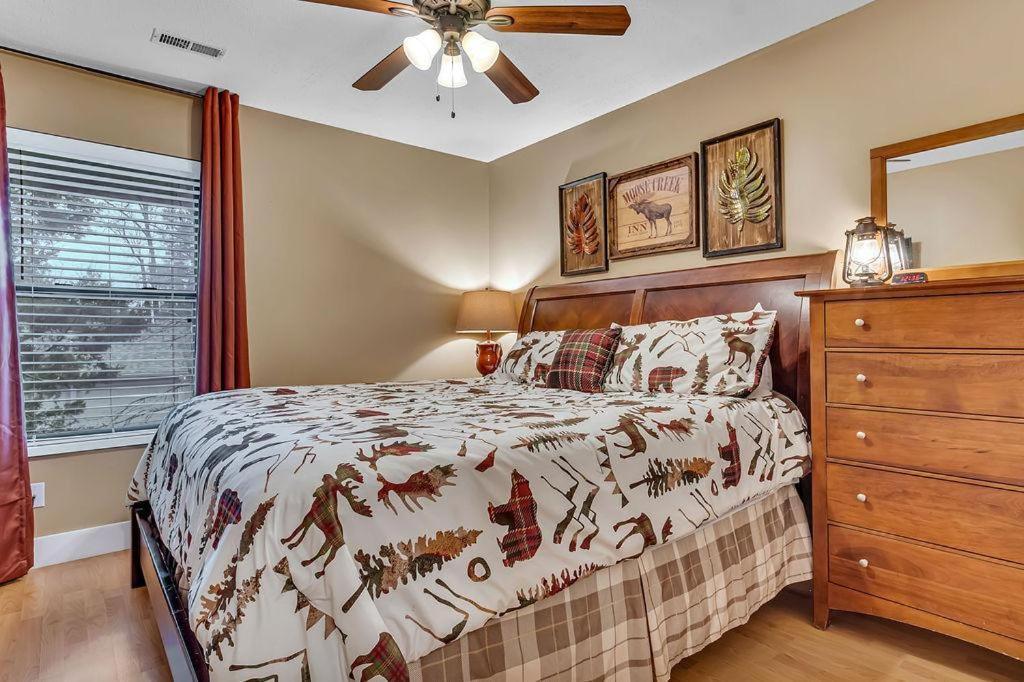 Black Walnut With Loft-- 409 * Branson