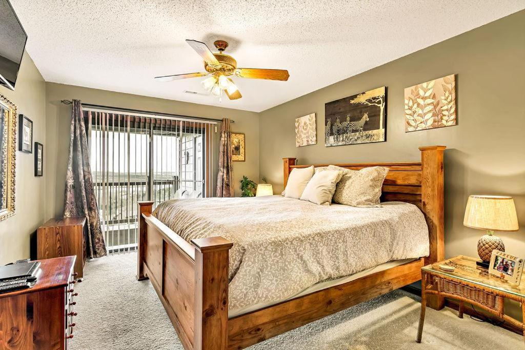 Silver Maple --305--with Boat Slip Holiday home *