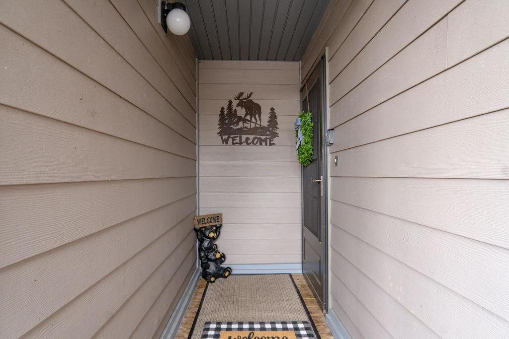Black Walnut With Loft-- 409 Branson