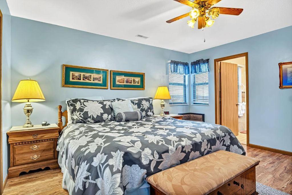 Scotch Pine With Loft -- 1310 * Branson