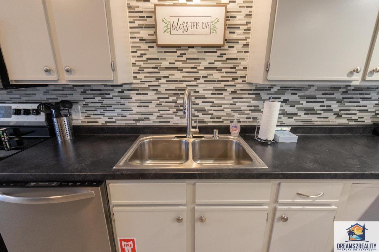 2br Updated - Close To The Strip - 2 Pools - Free Tickets Included - Fhe-3 Holiday home